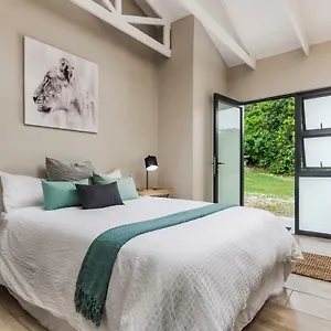 Guest house 15 Country Getaway Deer Park Estate15, Port Elizabeth